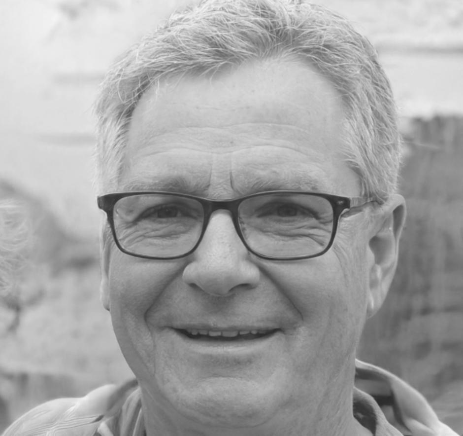 Professional financial analyst instructor